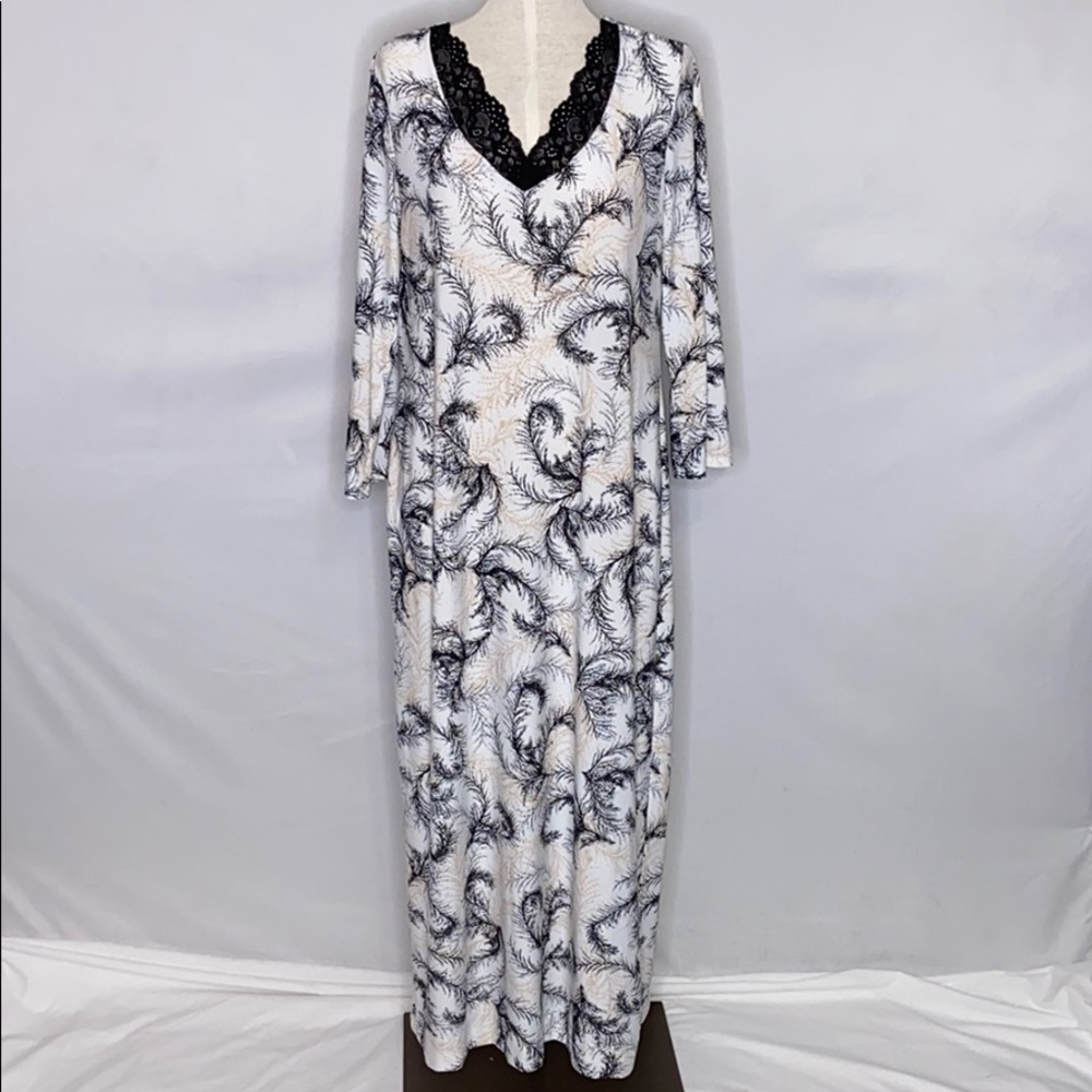 Soma Full Length Lace Edged Neckline Nightgown - M